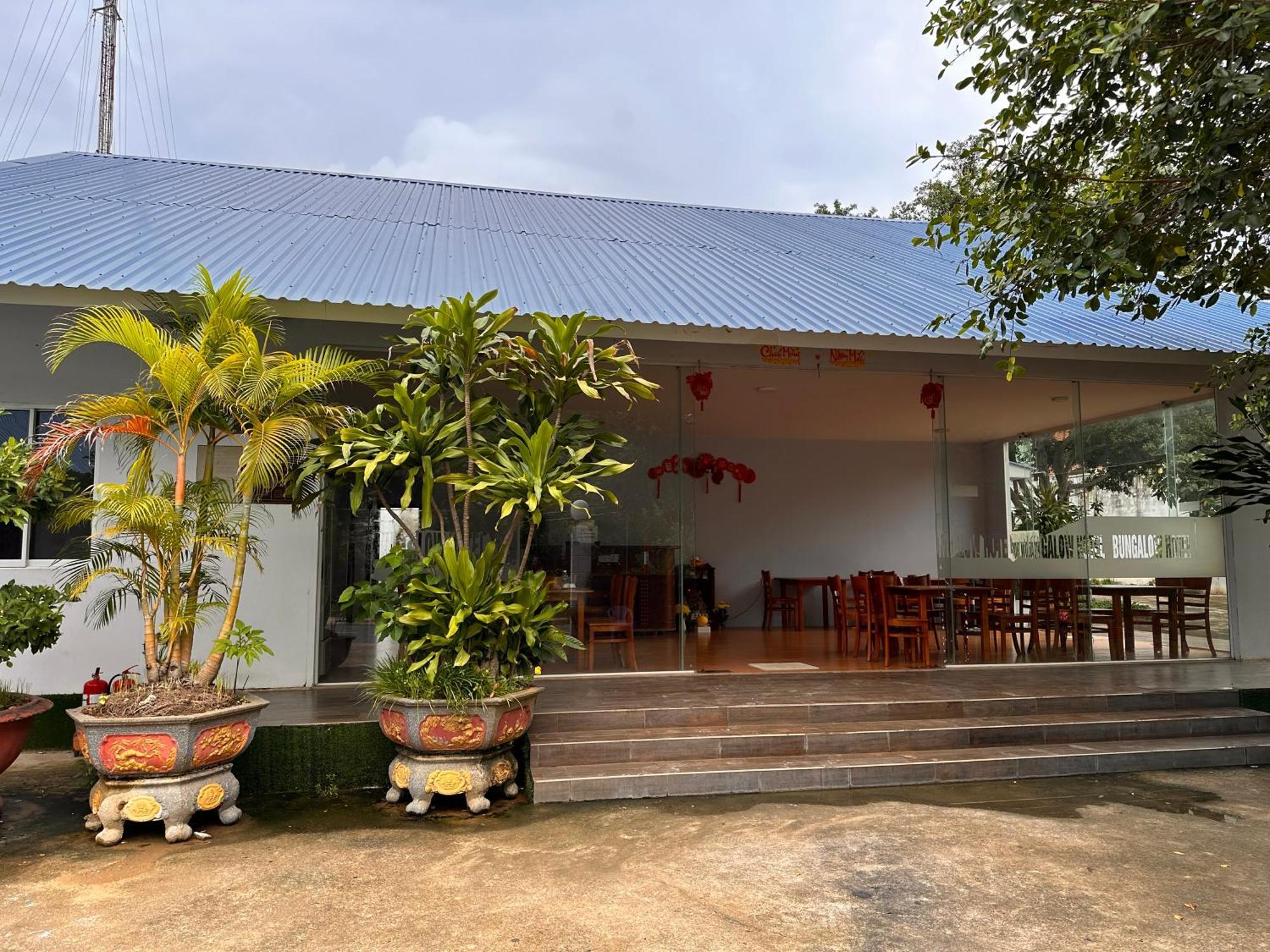 Bungalow Hotel Chi Khu Co Ong Luaran gambar