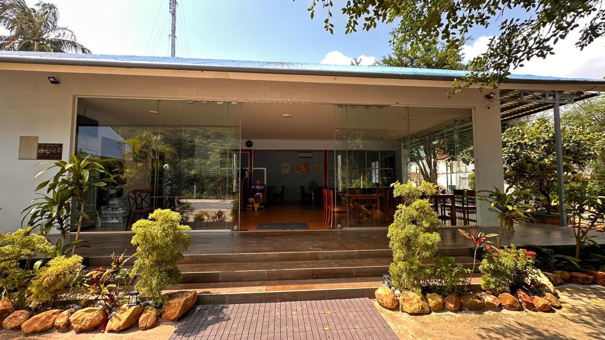 Bungalow Hotel Chi Khu Co Ong Luaran gambar