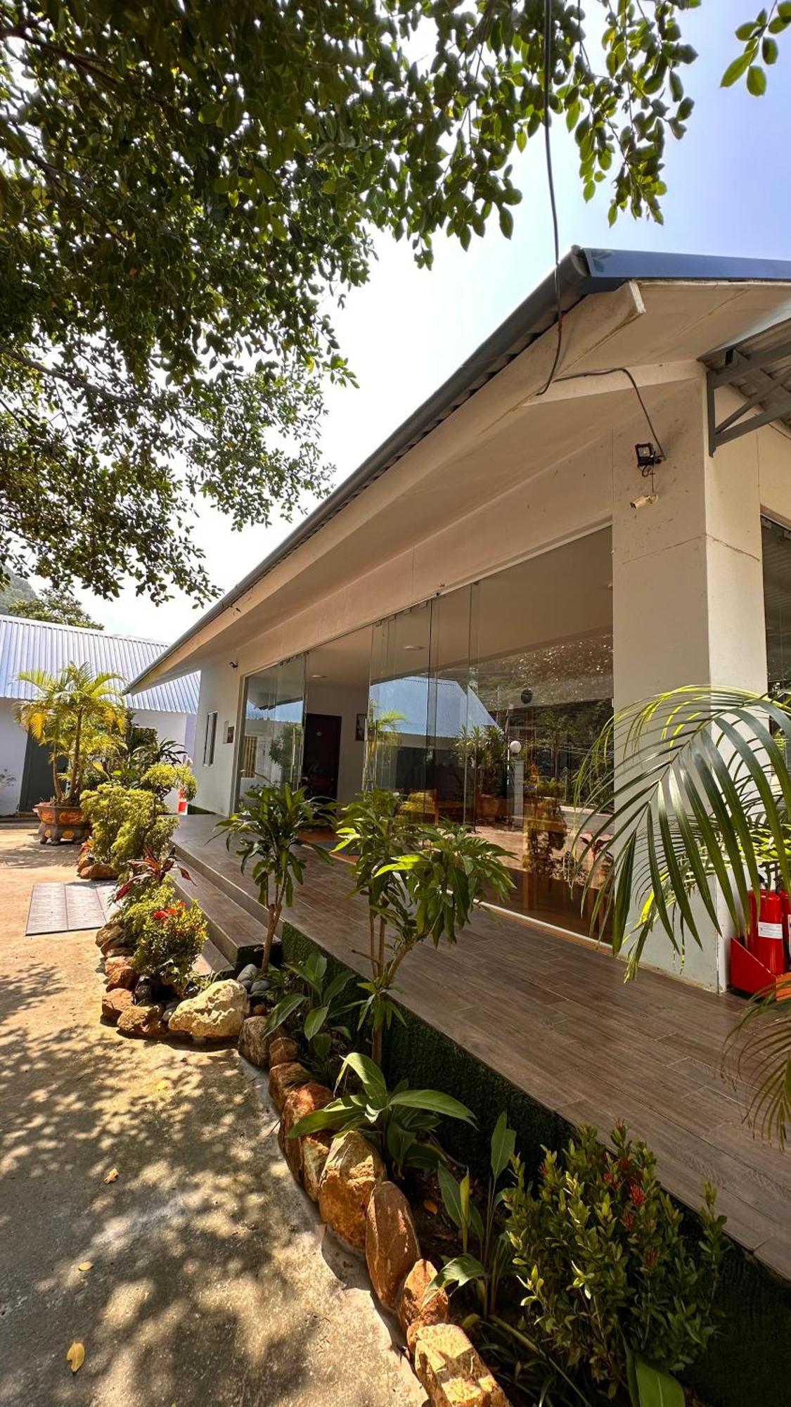 Bungalow Hotel Chi Khu Co Ong Luaran gambar