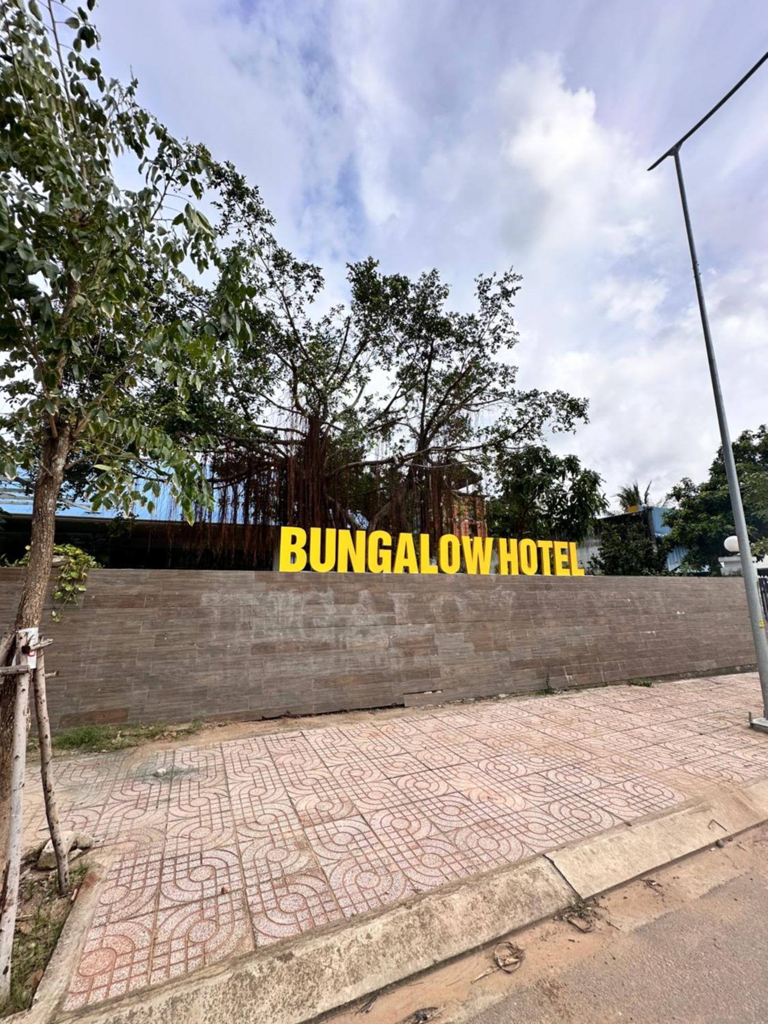 Bungalow Hotel Chi Khu Co Ong Luaran gambar