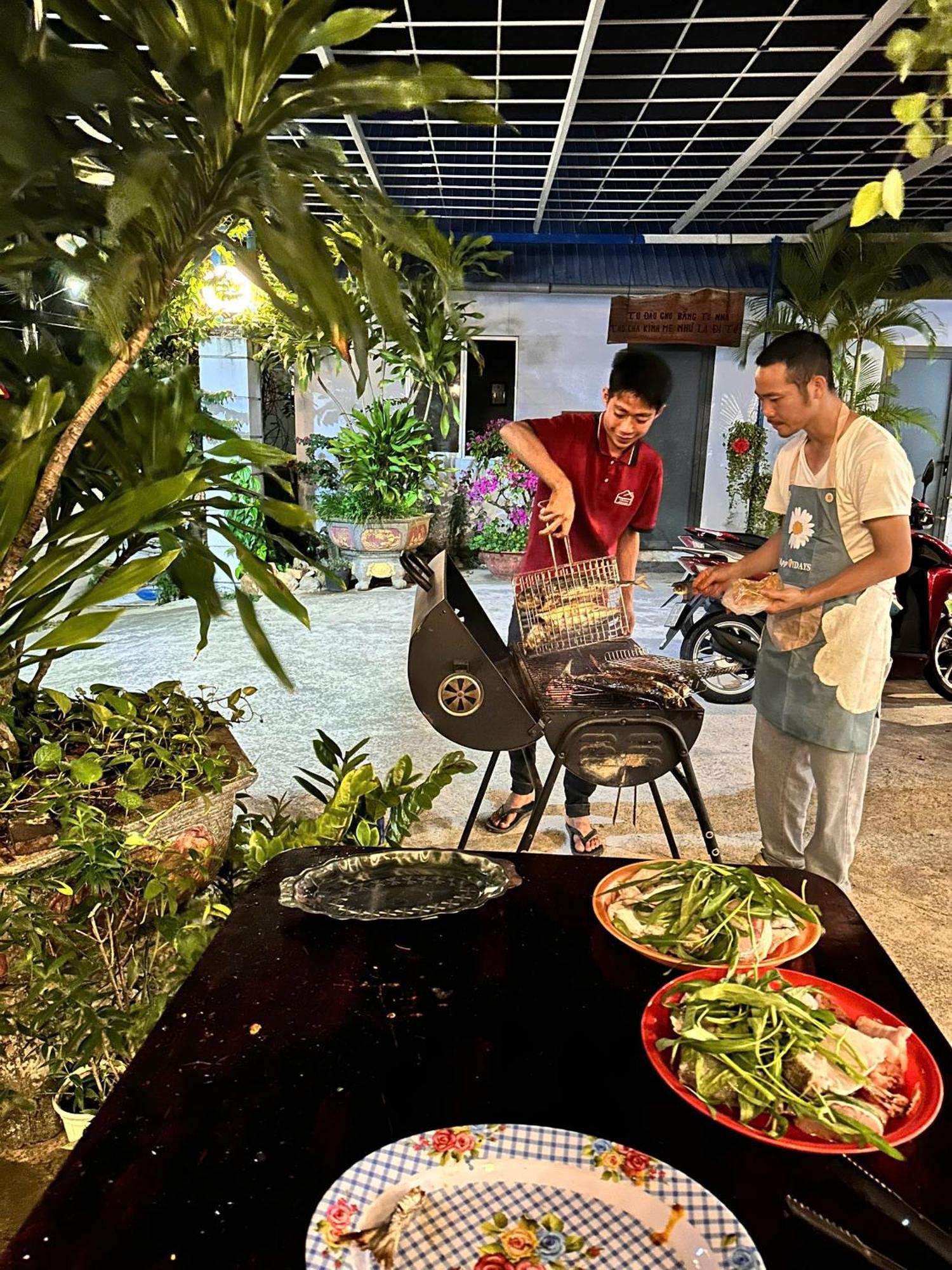 Bungalow Hotel Chi Khu Co Ong Luaran gambar